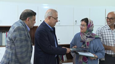 تجلیل از رتبه نخست کنکور علوم تجربی در بندرعباس