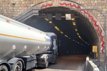 رفع مشکل روشنایی تونل تنگه زاغ در جاده بندرعباس- سیرجان