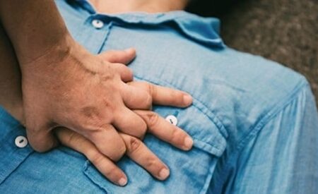 بازگشت به زندگی پس از ۱۵ دقیقه تلاش تیمی؛ روایت نجات یک نوجوان در بیمارستان میناب