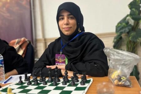 درخشش بانوی شطرنج‌باز دانشگاه علوم پزشکی هرمزگان؛ کسب مدال طلا توسط عارفه حسینی‌زاده در المپیاد ورزشی کارکنان وزارت بهداشت