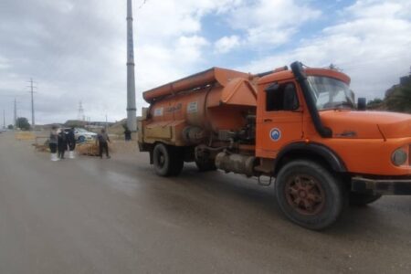 مدیرعامل شرکت آب و فاضلاب هرمزگان خبر داد: تداوم عملیات شبانه روزی و آماده باش ۳۰ اكیپ آب و فاضلاب در شهر بندرعباس پس از سیلاب های اخیر