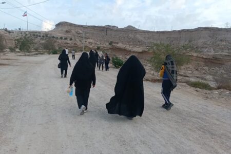 برگزاری پیادهروی کارکنان دانشگاه علوم پزشکی به مناسبت روز زن در پارک کوهستانی پنجهعلی
