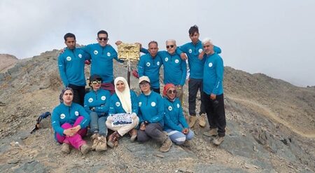 تیم کوهنوردی دانشگاه علوم پزشکی هرمزگان قله‌های سیالان و سندان را فتح کرد